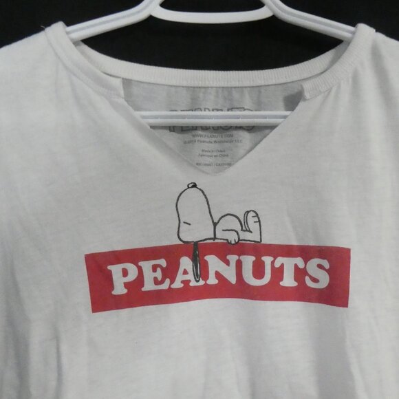 PEANUTS | large | Peanuts Graphic White Crop Top | Rolled Cuffs - Picture 5 of 15